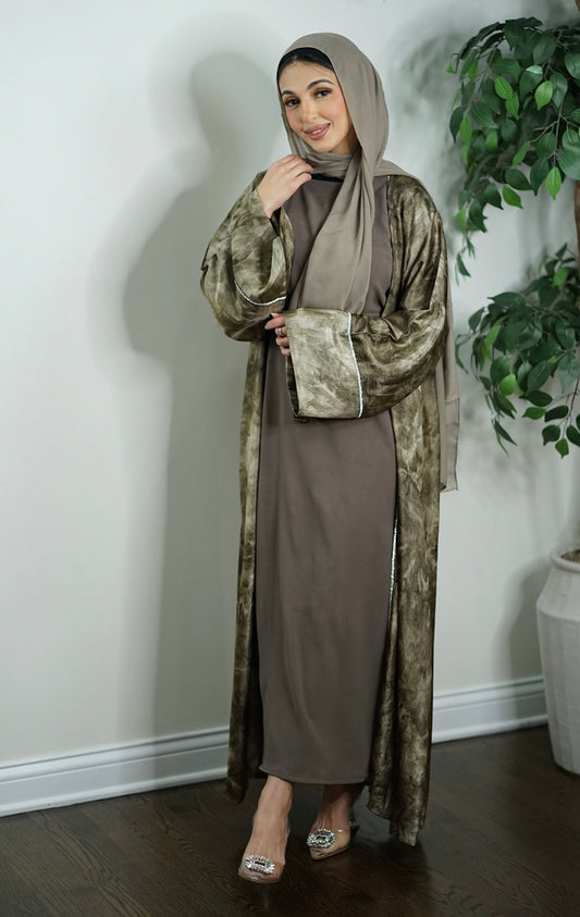 Grey tie-dyed abaya with crystal