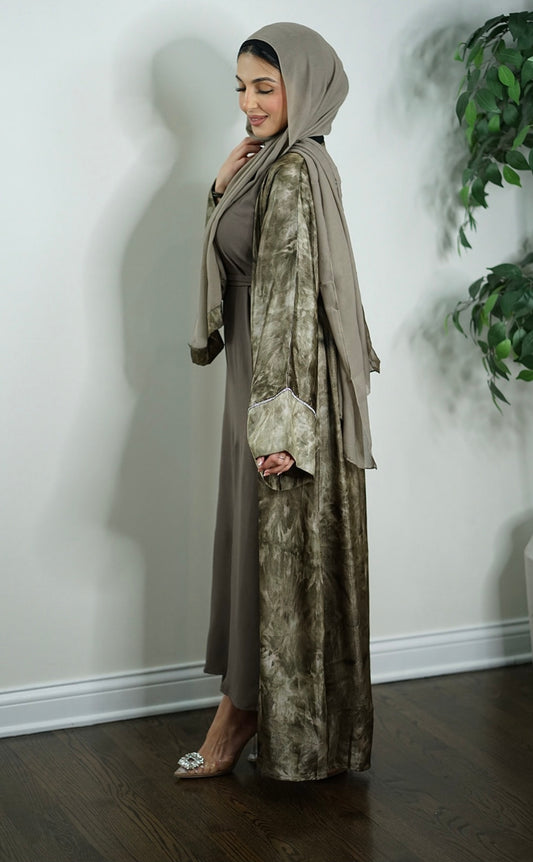 Grey tie-dyed abaya with crystal